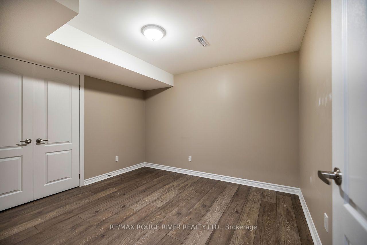 Photo 39 of 37 Wyndfield Crescent, Whitby, Pringle Creek — HOMEH