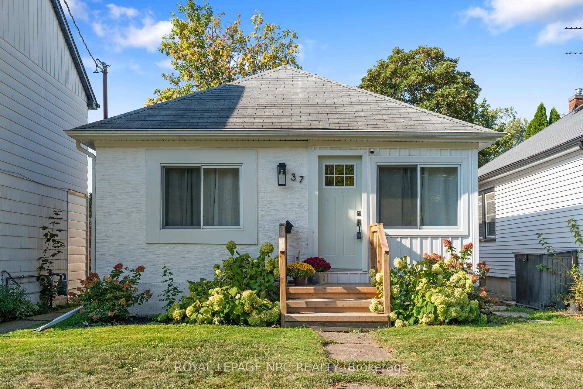 Photo 1 of 37 Lock Street, St. Catharines, Port Dalhousie — HOMEH