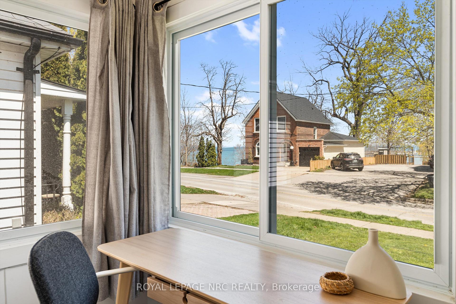 Photo 8 of 37 Lock Street, St. Catharines, Port Dalhousie — HOMEH