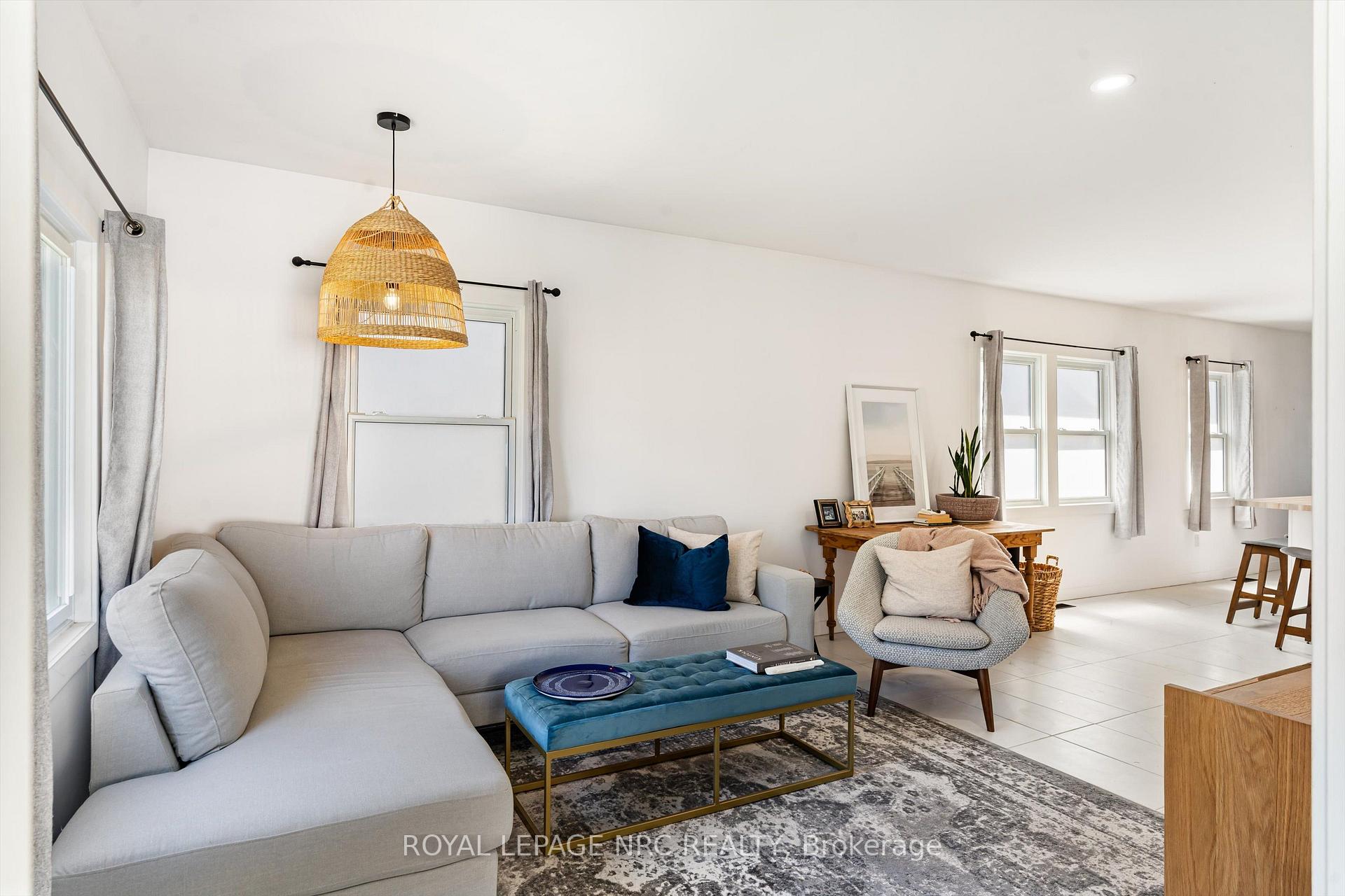 Photo 11 of 37 Lock Street, St. Catharines, Port Dalhousie — HOMEH