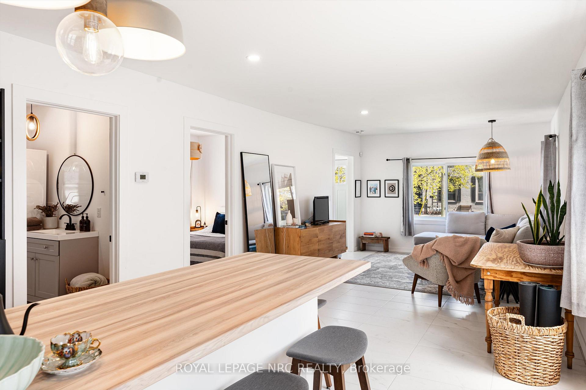 Photo 16 of 37 Lock Street, St. Catharines, Port Dalhousie — HOMEH