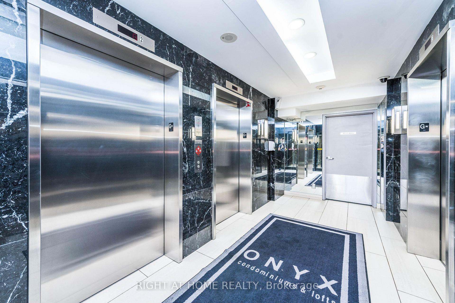 Photo 4 of Unit 2802, 223 Webb Drive, Mississauga, City Centre — HOMEH