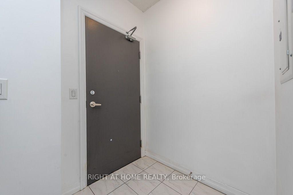 Photo 8 of Unit 2802, 223 Webb Drive, Mississauga, City Centre — HOMEH