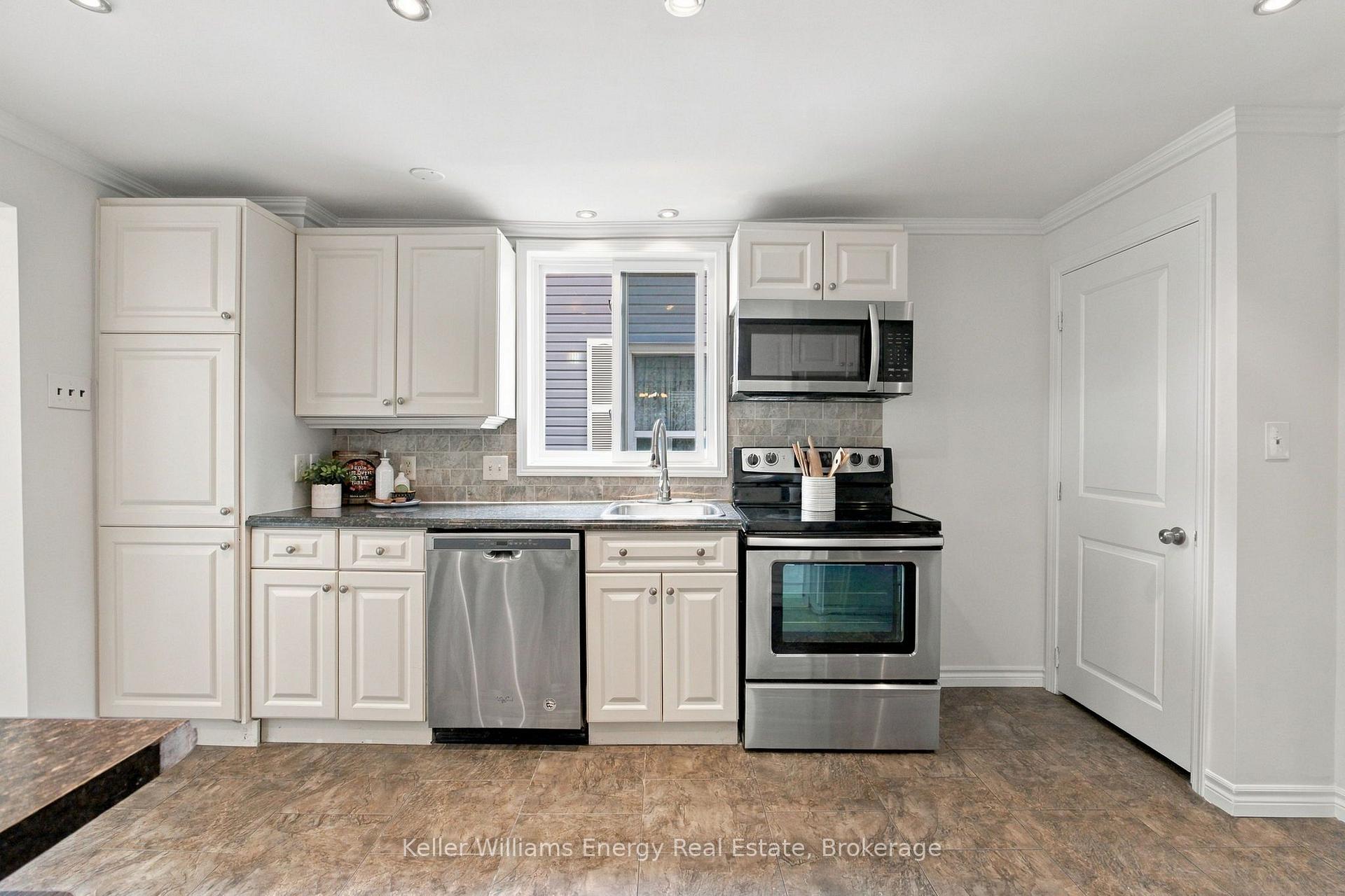Photo 15 of 477 Cubert Street, Oshawa, Vanier — HOMEH