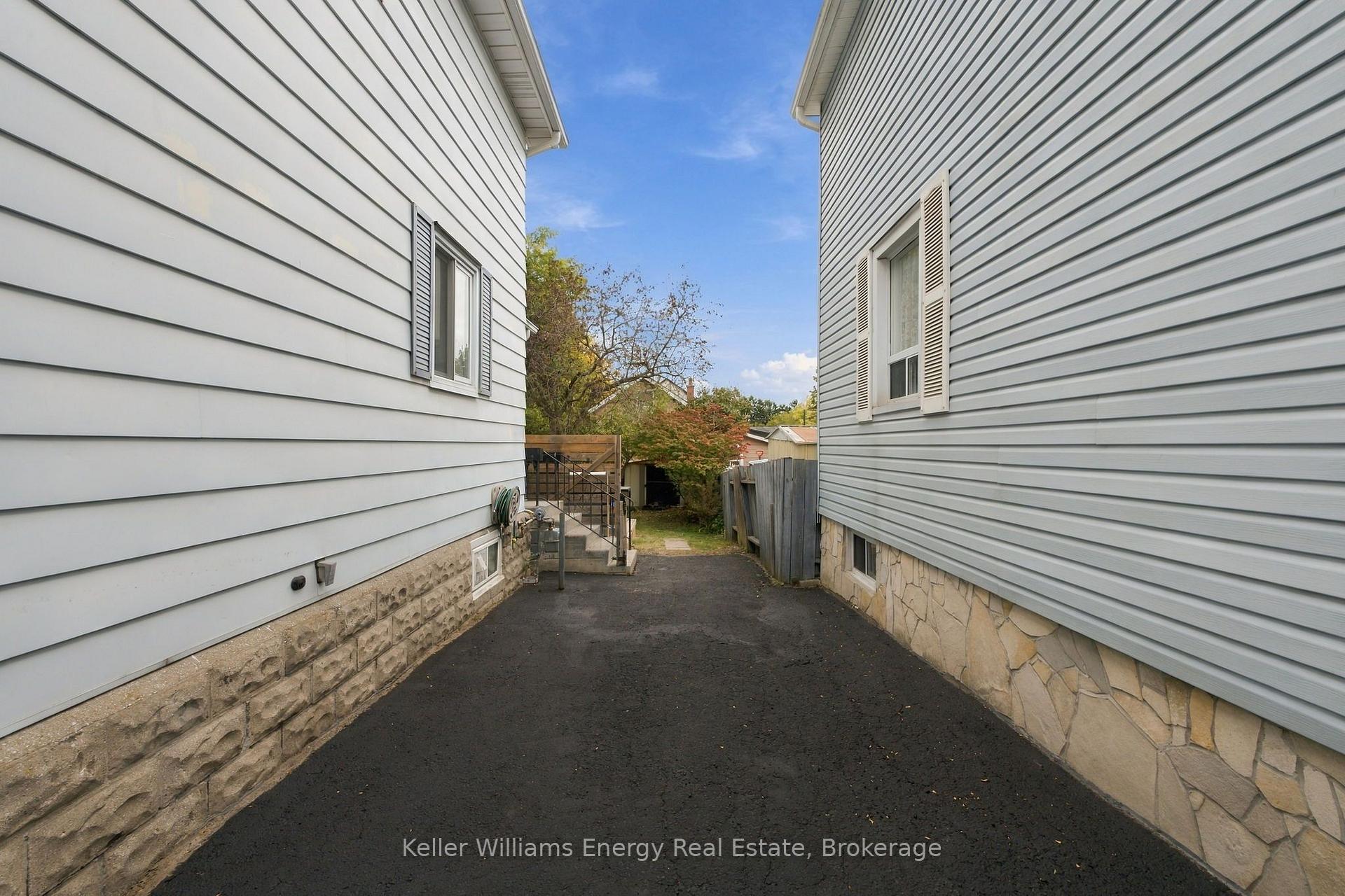 Photo 33 of 477 Cubert Street, Oshawa, Vanier — HOMEH