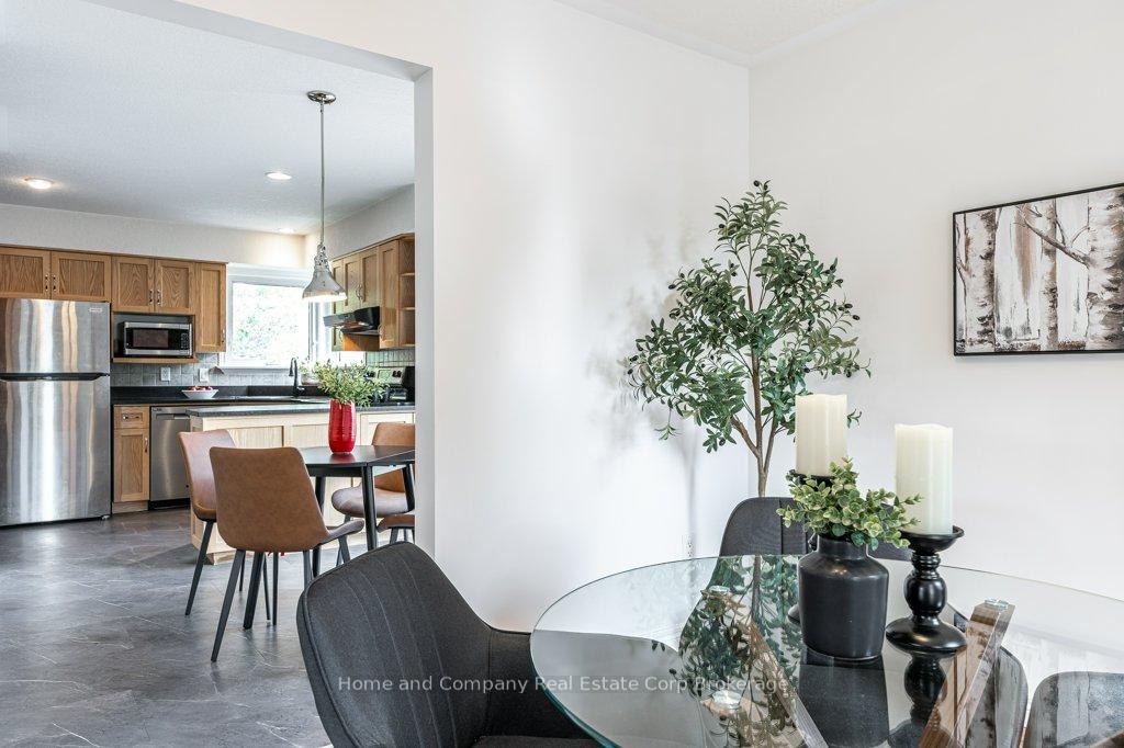 Photo 9 of 3 Lightbourne Avenue, Stratford — HOMEH