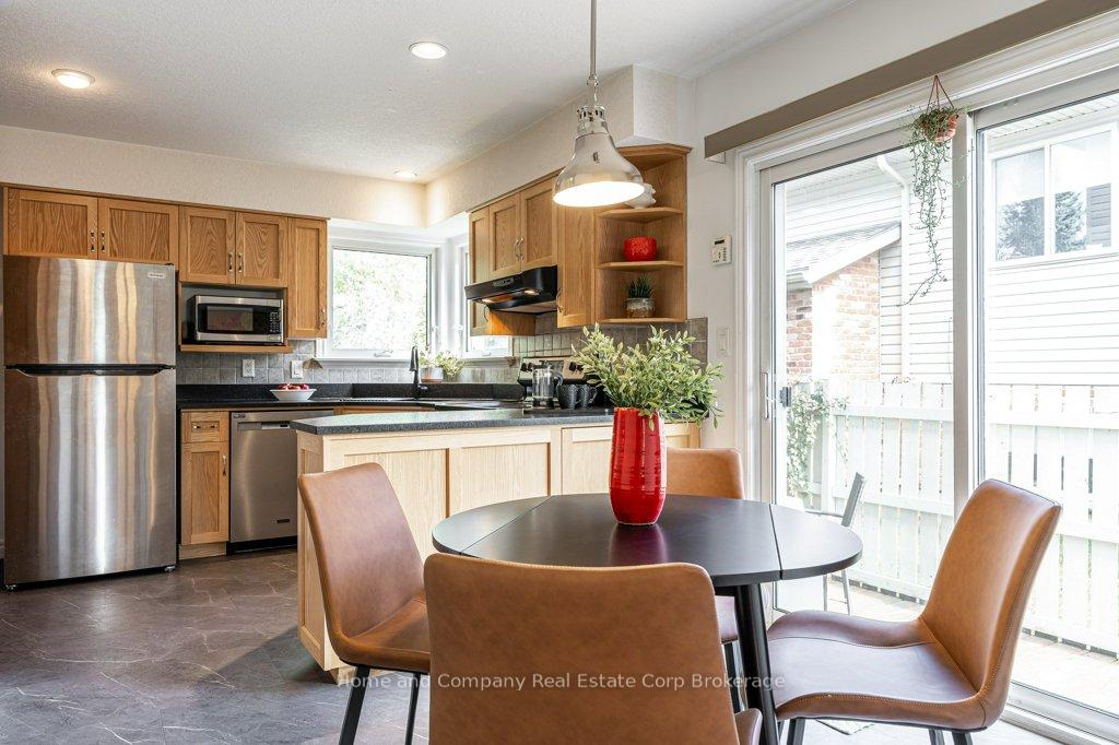 Photo 10 of 3 Lightbourne Avenue, Stratford — HOMEH
