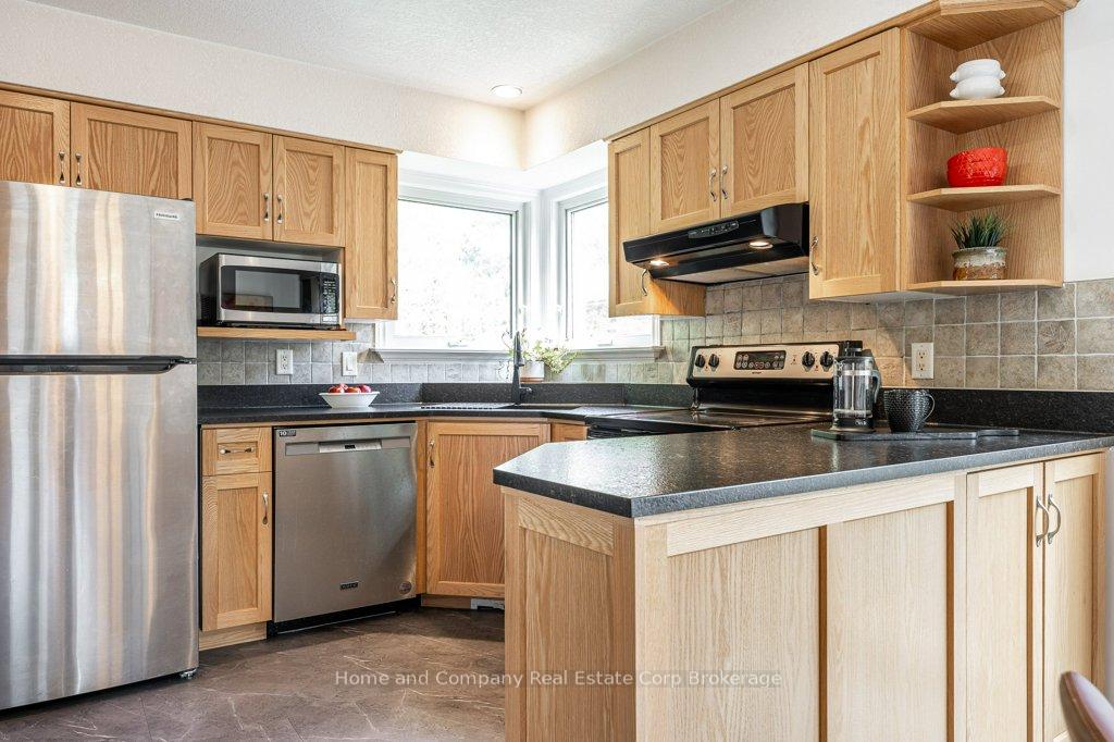 Photo 12 of 3 Lightbourne Avenue, Stratford — HOMEH