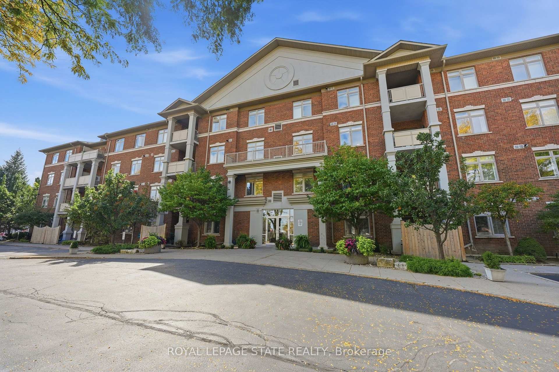 Photo 4 of Unit 211, 391 Plains Road E, Burlington, LaSalle — HOMEH
