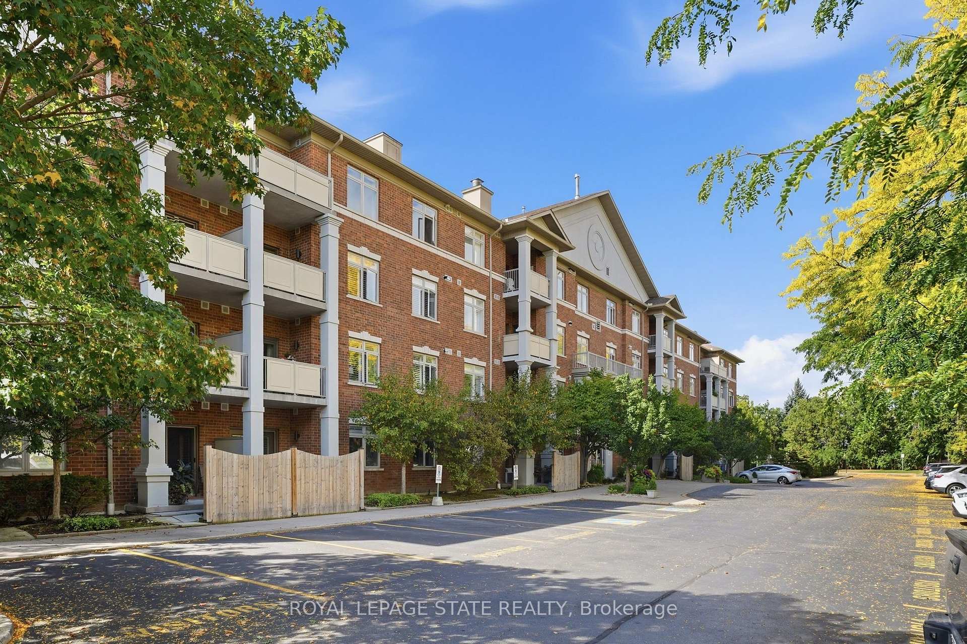 Photo 5 of Unit 211, 391 Plains Road E, Burlington, LaSalle — HOMEH