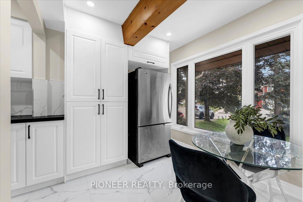 Photo 15 of 22 Wolverton Crescent, Brampton, Central Park — HOMEH