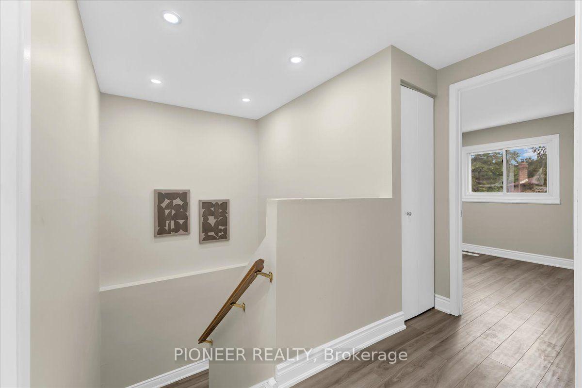 Photo 17 of 22 Wolverton Crescent, Brampton, Central Park — HOMEH