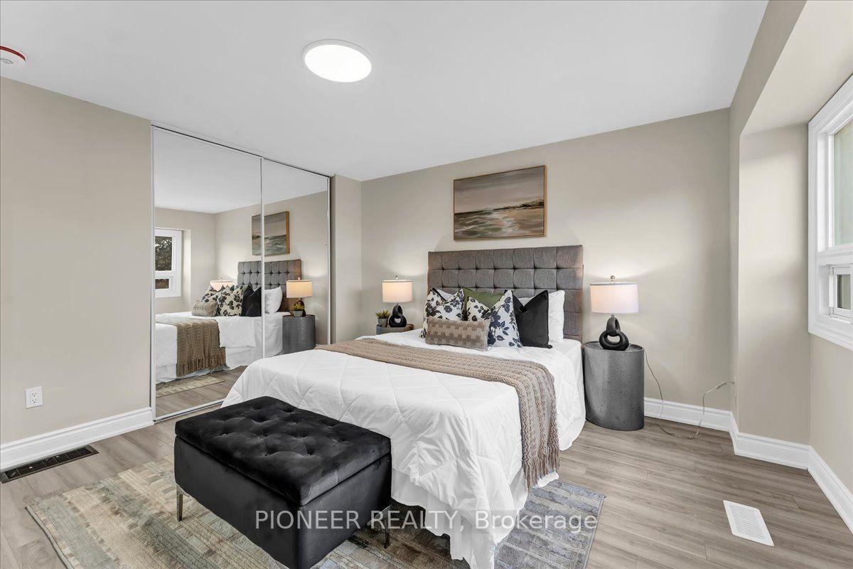 Photo 19 of 22 Wolverton Crescent, Brampton, Central Park — HOMEH