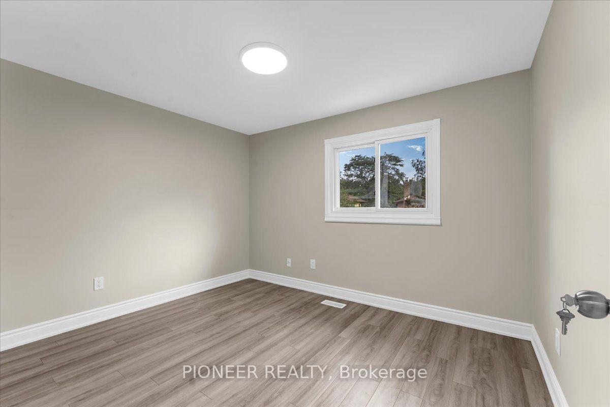 Photo 21 of 22 Wolverton Crescent, Brampton, Central Park — HOMEH