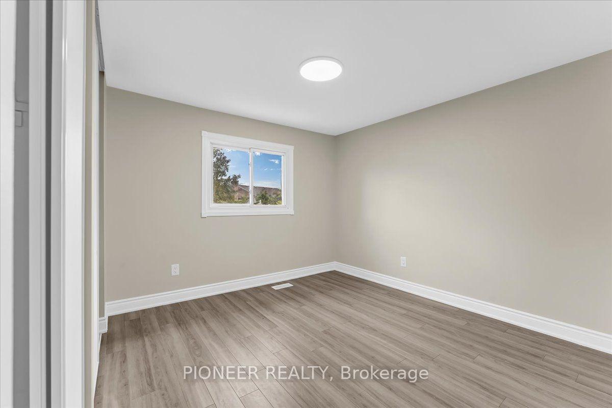 Photo 23 of 22 Wolverton Crescent, Brampton, Central Park — HOMEH