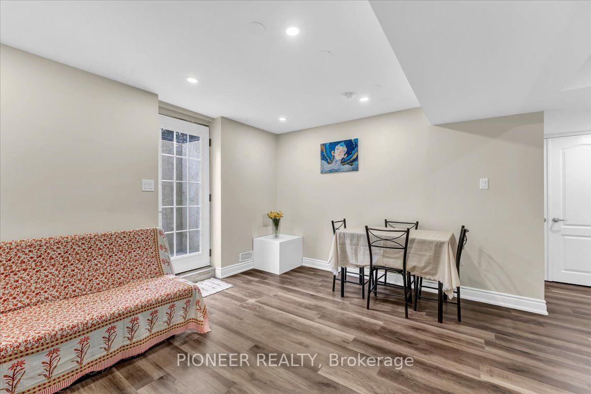 Photo 28 of 22 Wolverton Crescent, Brampton, Central Park — HOMEH
