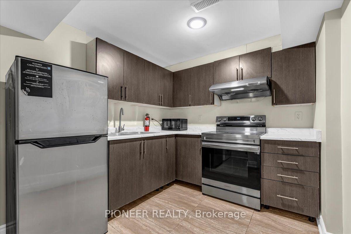 Photo 29 of 22 Wolverton Crescent, Brampton, Central Park — HOMEH