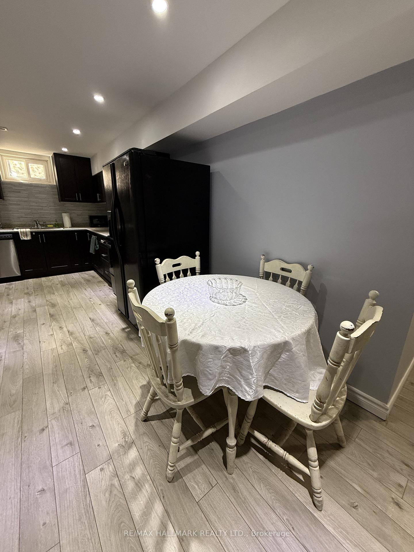 Photo 4 of 43 Galloway Road, Scarborough, Guildwood — HOMEH