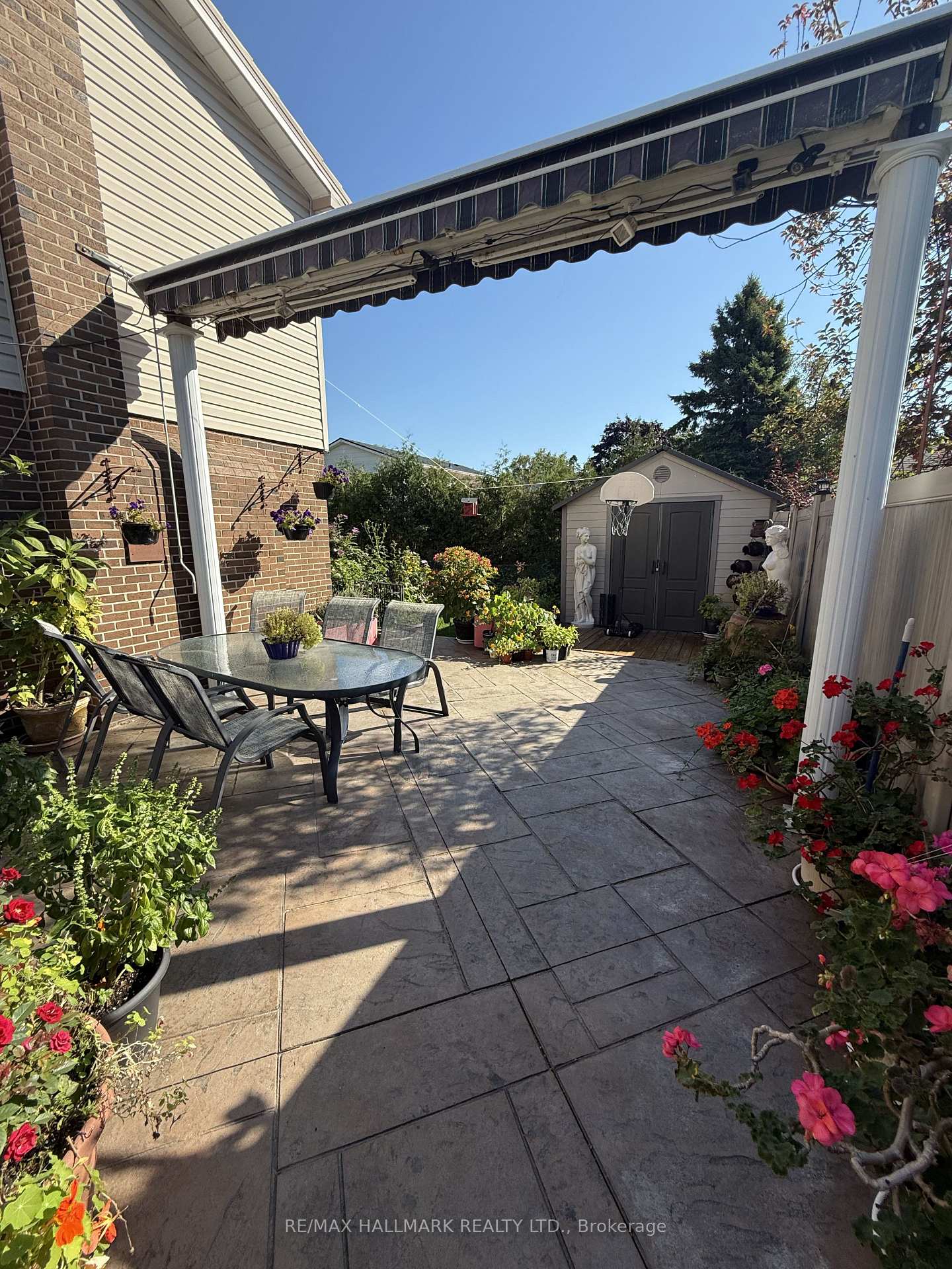 Photo 10 of 43 Galloway Road, Scarborough, Guildwood — HOMEH