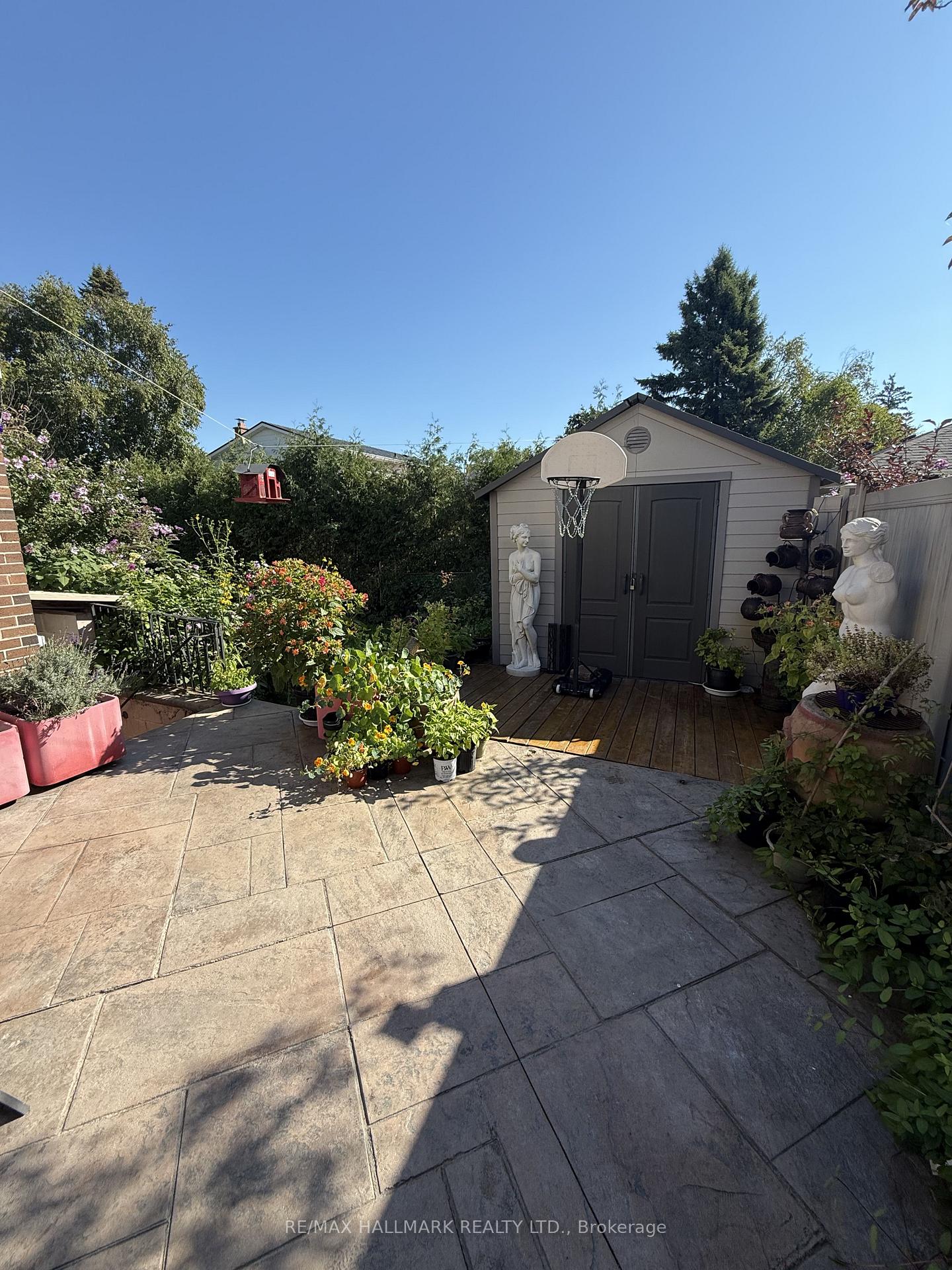 Photo 11 of 43 Galloway Road, Scarborough, Guildwood — HOMEH