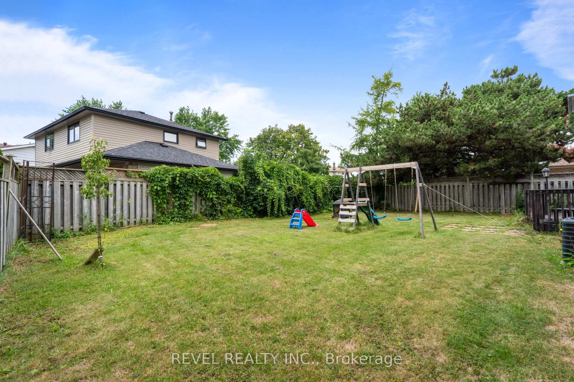 Photo 32 of 383 Bartley Bull Parkway, Brampton, Brampton East — HOMEH