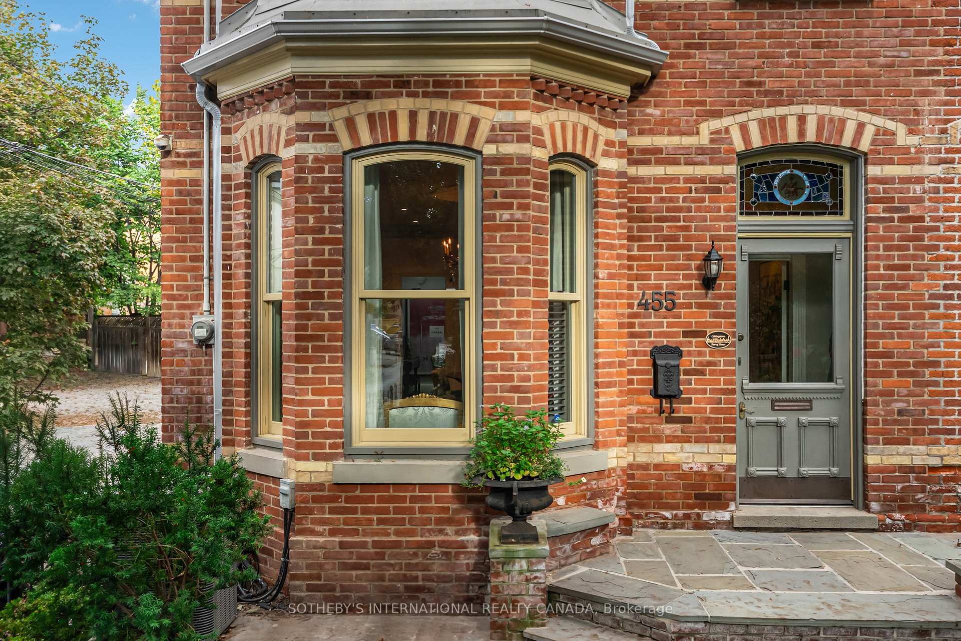 Photo 2 of 455 Ontario Street, Toronto, Moss Park — HOMEH
