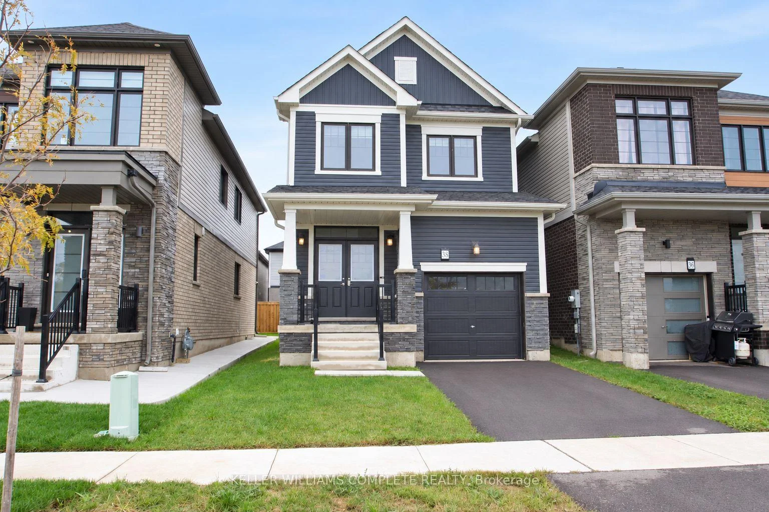 Photo 1 of 38 Lilac Circle, Haldimand — HOMEH