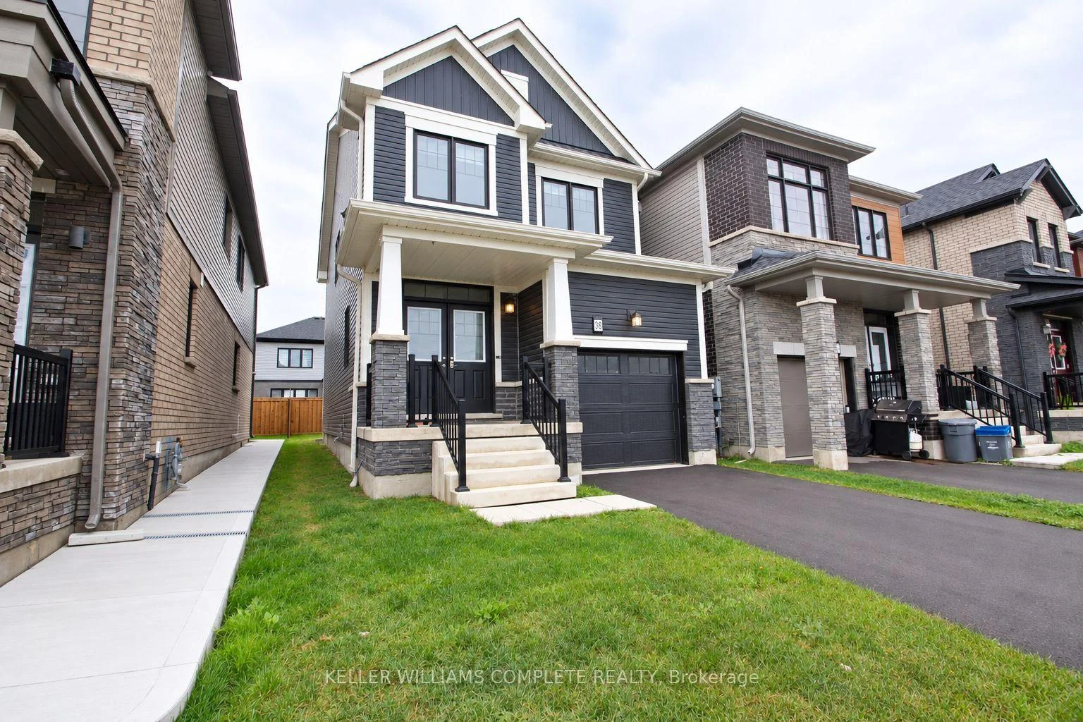 Photo 5 of 38 Lilac Circle, Haldimand — HOMEH