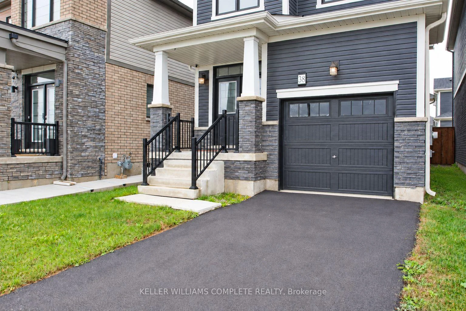 Photo 6 of 38 Lilac Circle, Haldimand — HOMEH