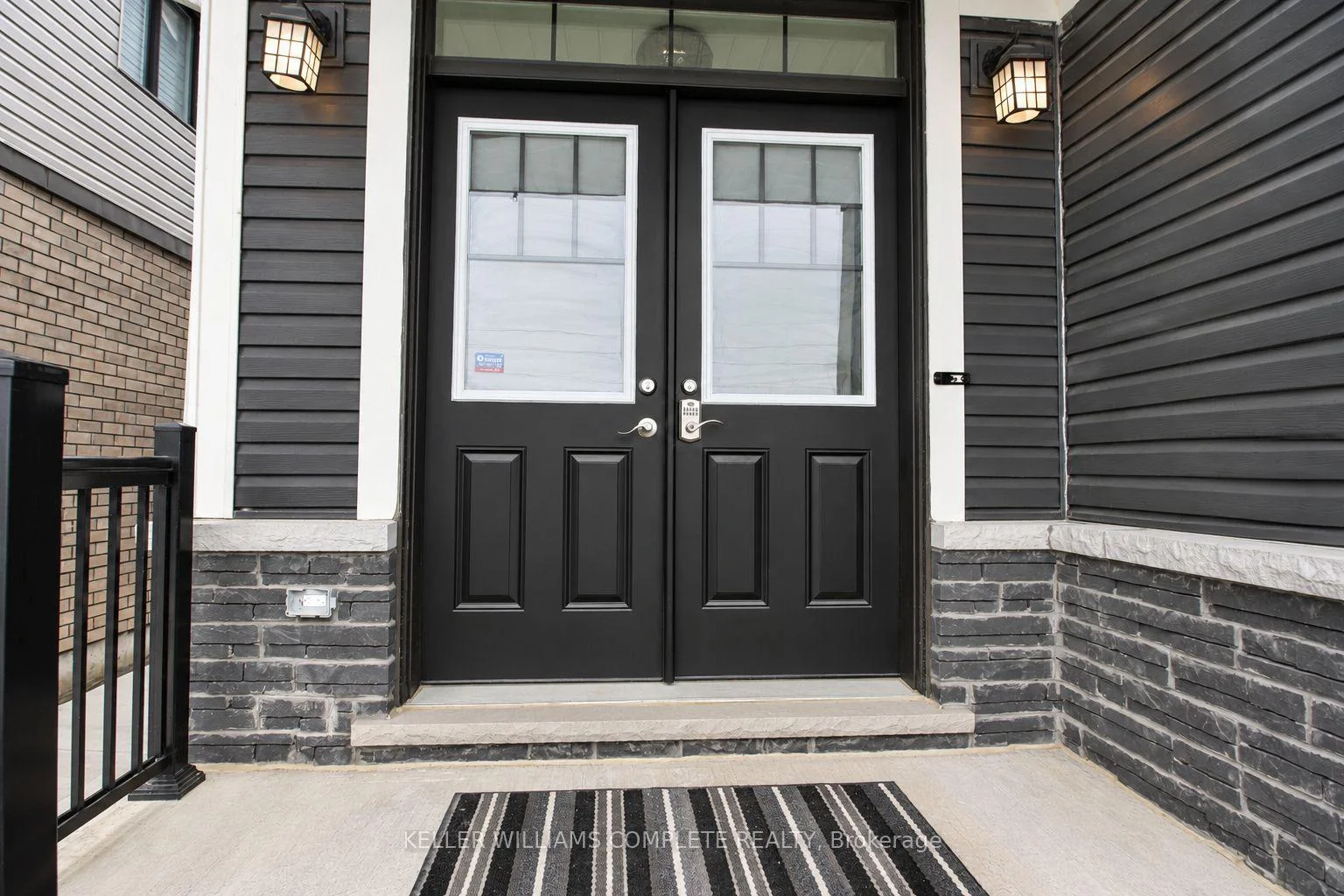Photo 8 of 38 Lilac Circle, Haldimand — HOMEH