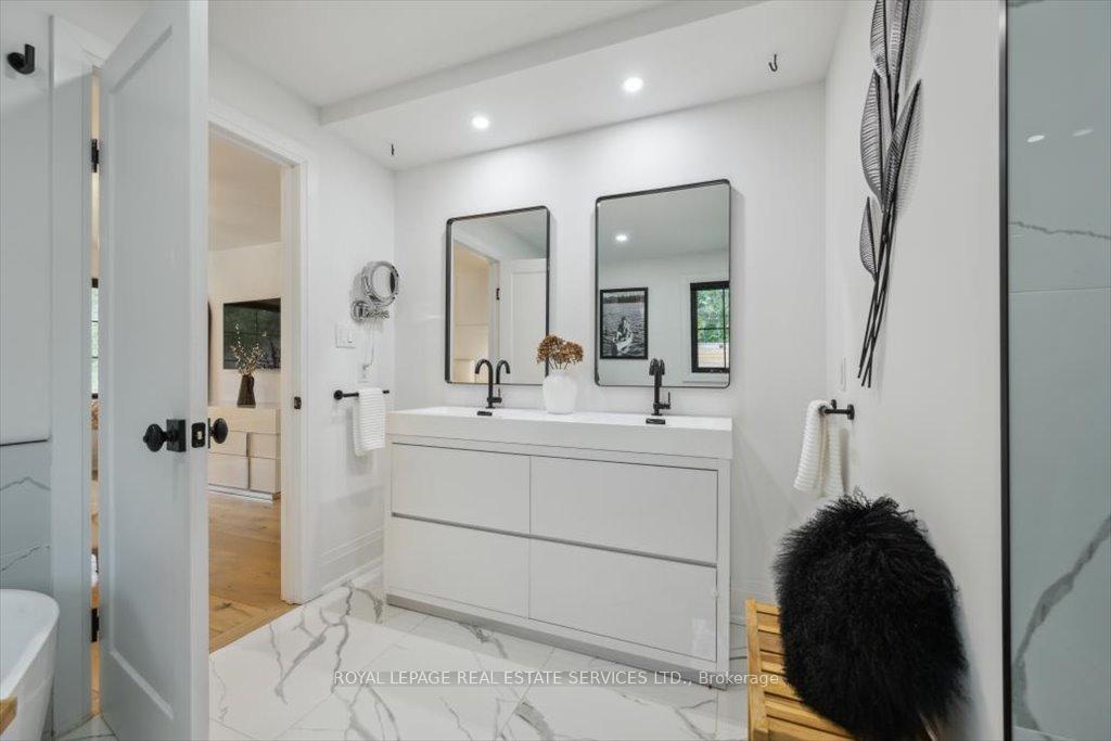 Photo 22 of 169 Oakes Drive, Mississauga, Mineola — HOMEH