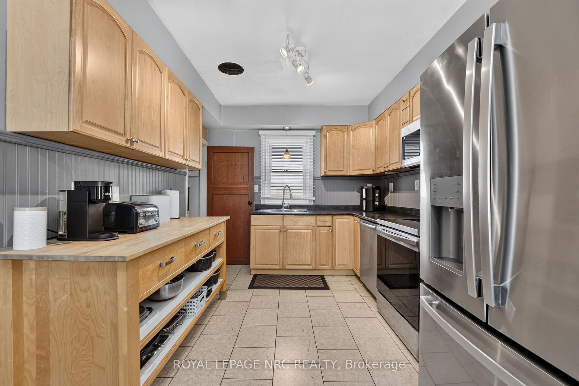 Photo 10 of 26 Lyndon Street W, Thorold, Thorold Downtown — HOMEH