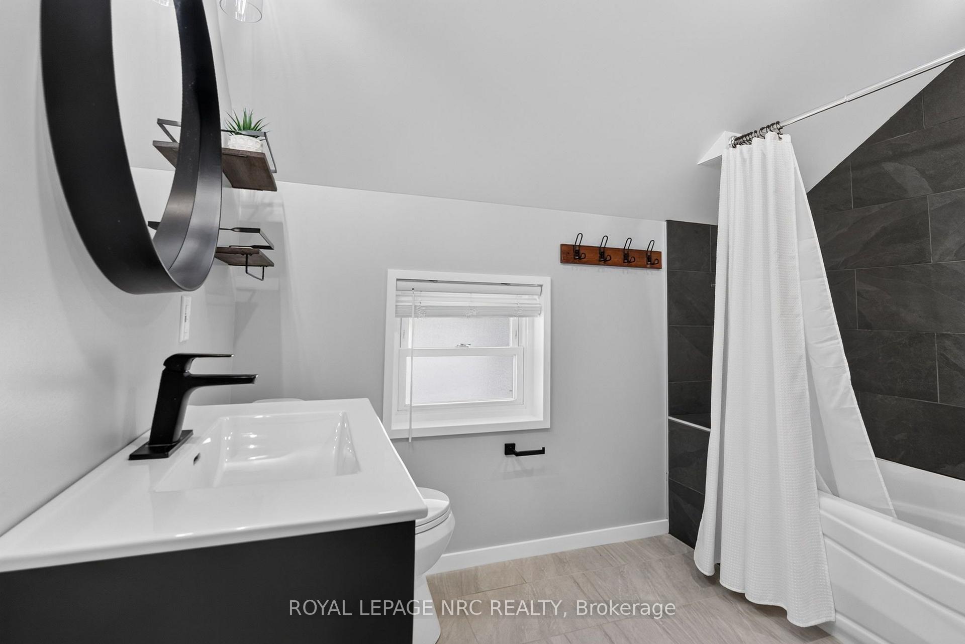 Photo 15 of 26 Lyndon Street W, Thorold, Thorold Downtown — HOMEH