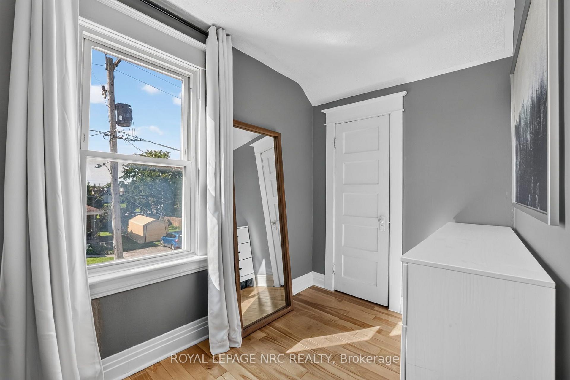 Photo 20 of 26 Lyndon Street W, Thorold, Thorold Downtown — HOMEH