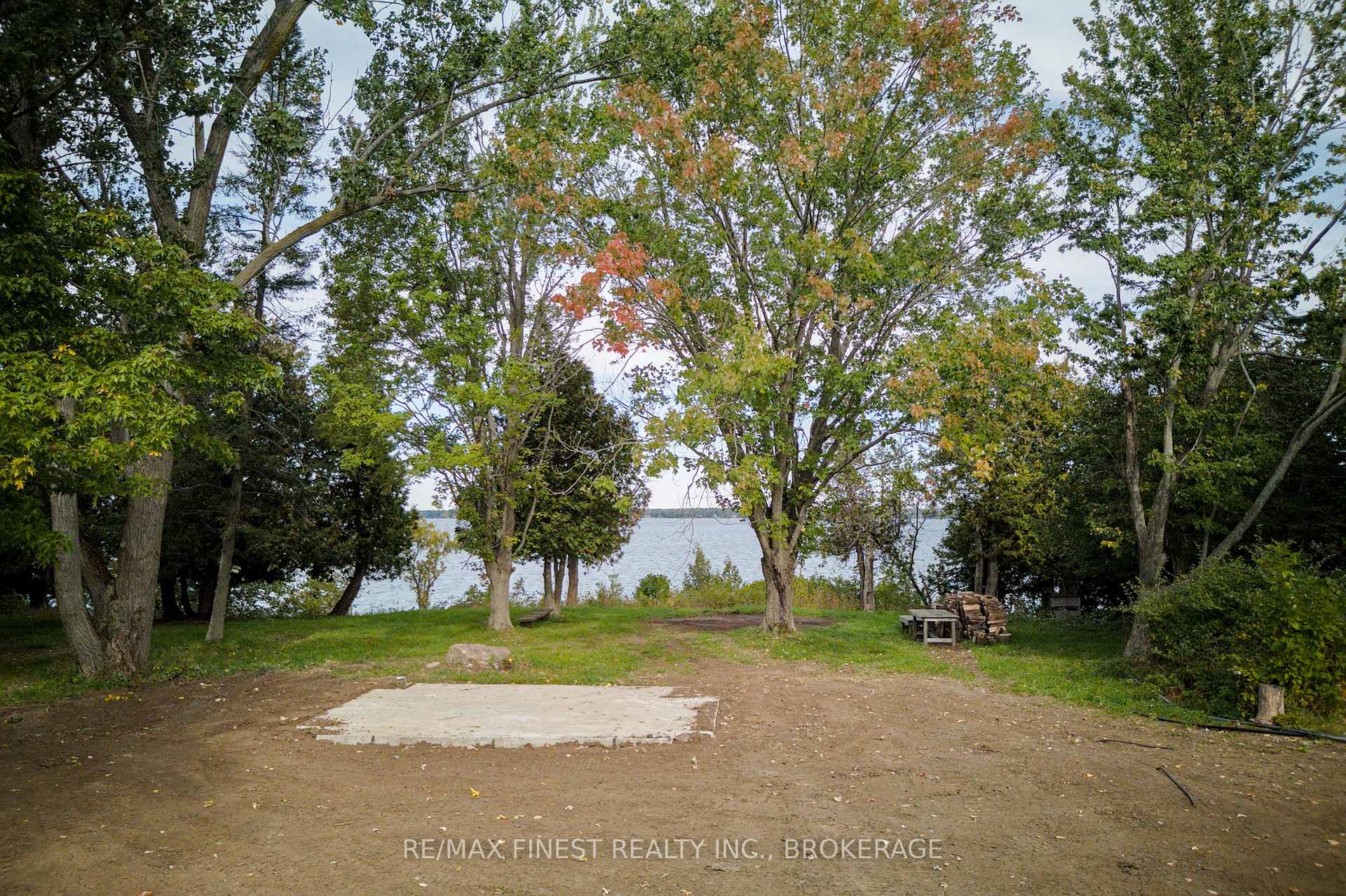 Photo of 1600 Front Road
