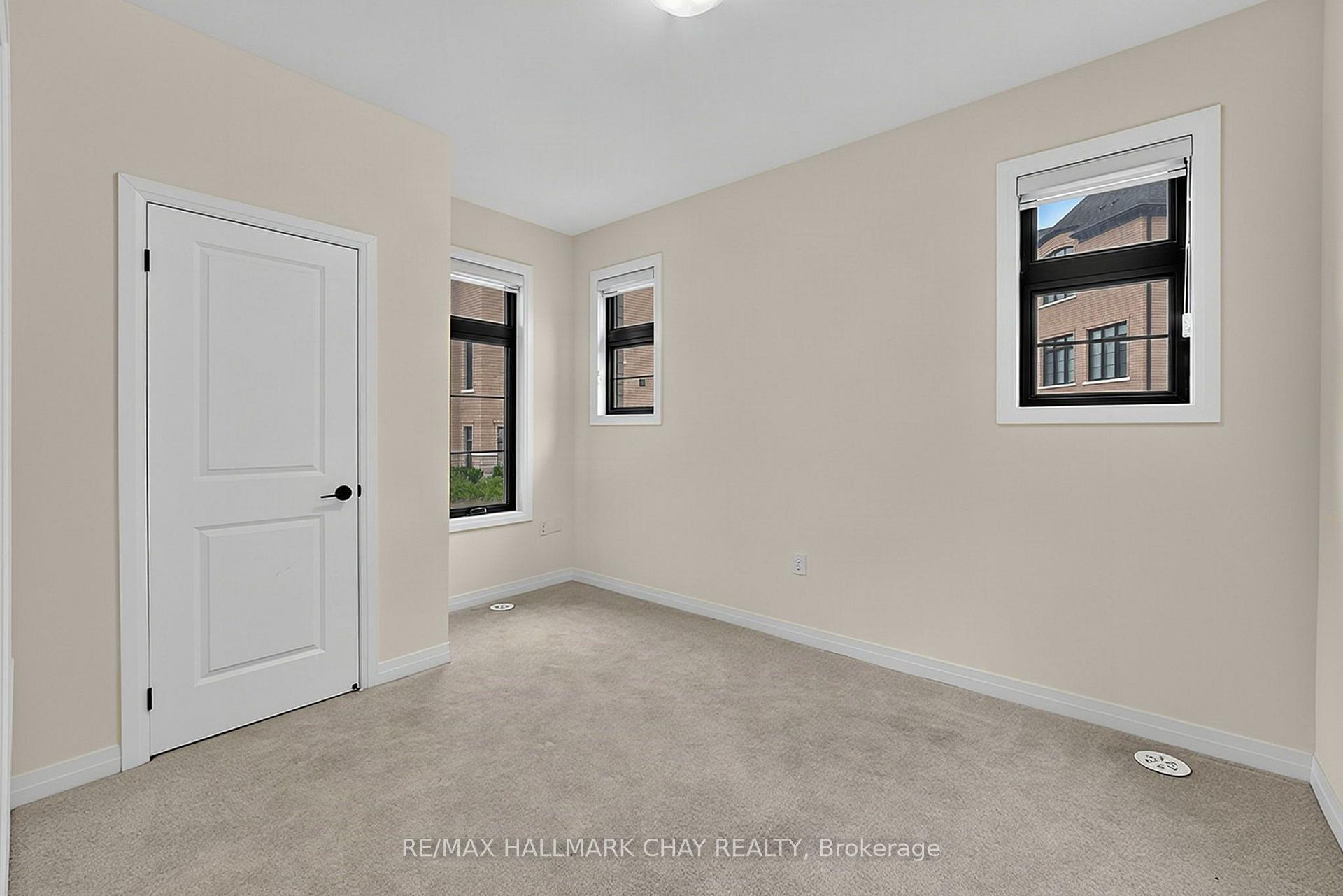 Photo 2 of 121 De La Roche Drive, Vaughan, Vellore Village — HOMEH