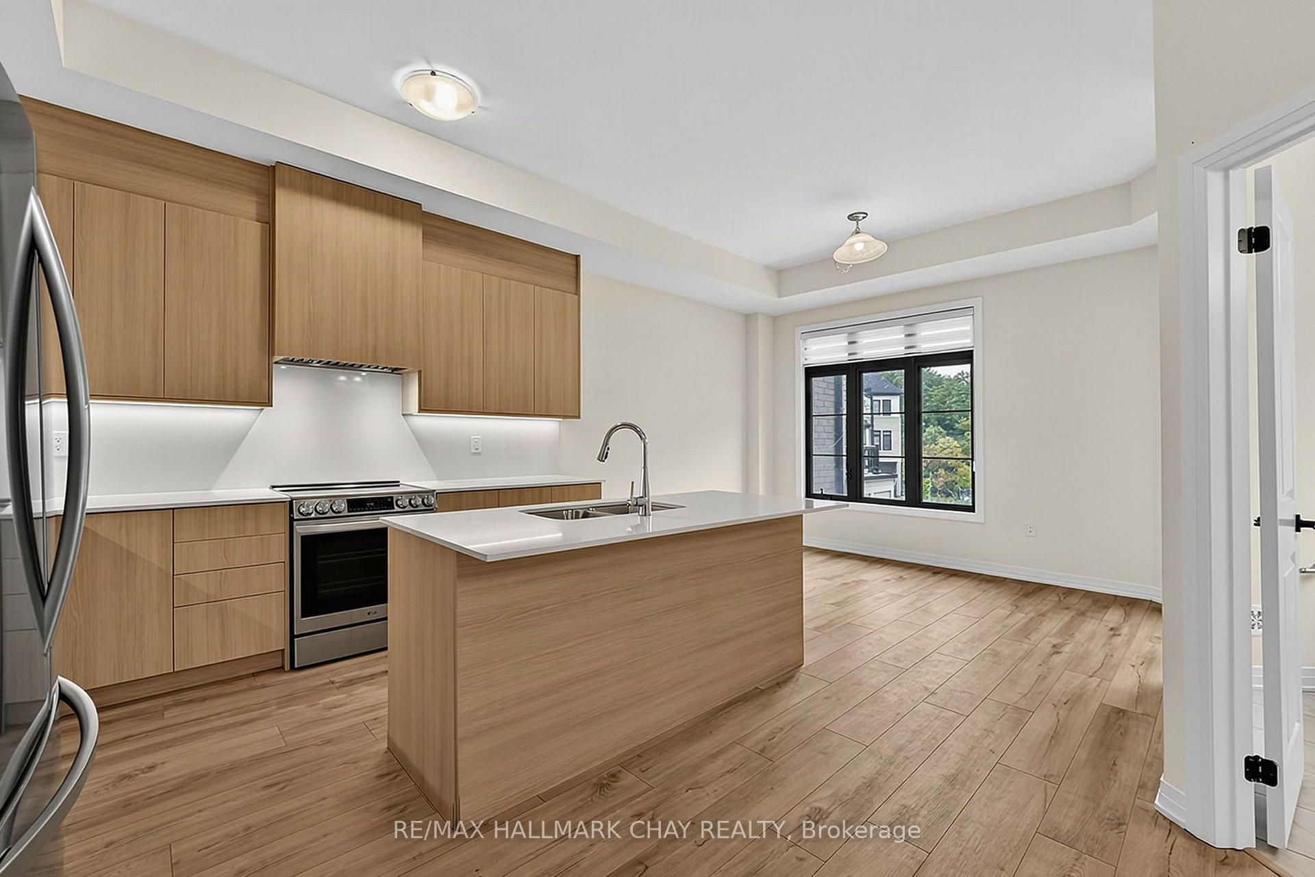 Photo 5 of 121 De La Roche Drive, Vaughan, Vellore Village — HOMEH