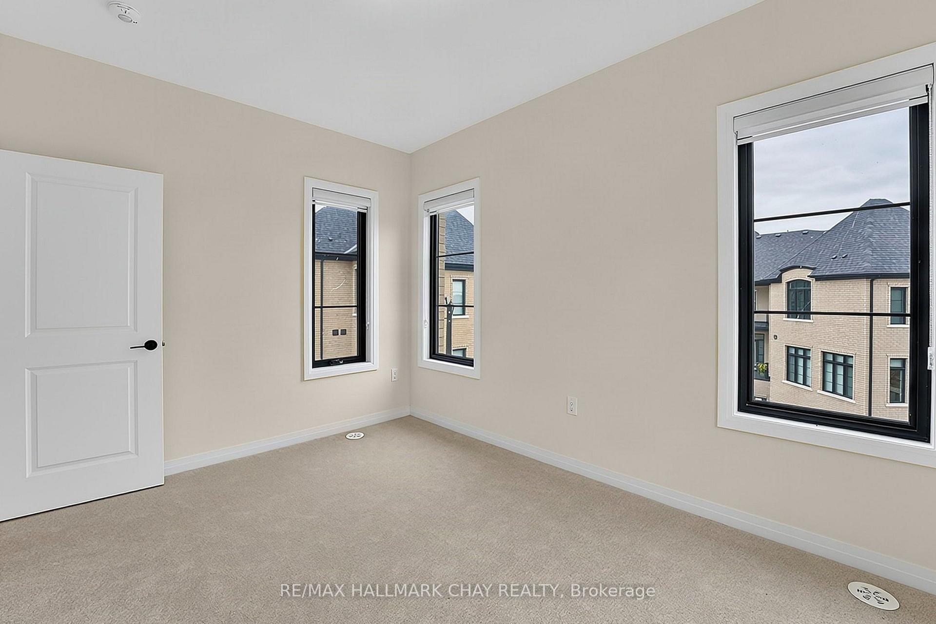 Photo 19 of 121 De La Roche Drive, Vaughan, Vellore Village — HOMEH