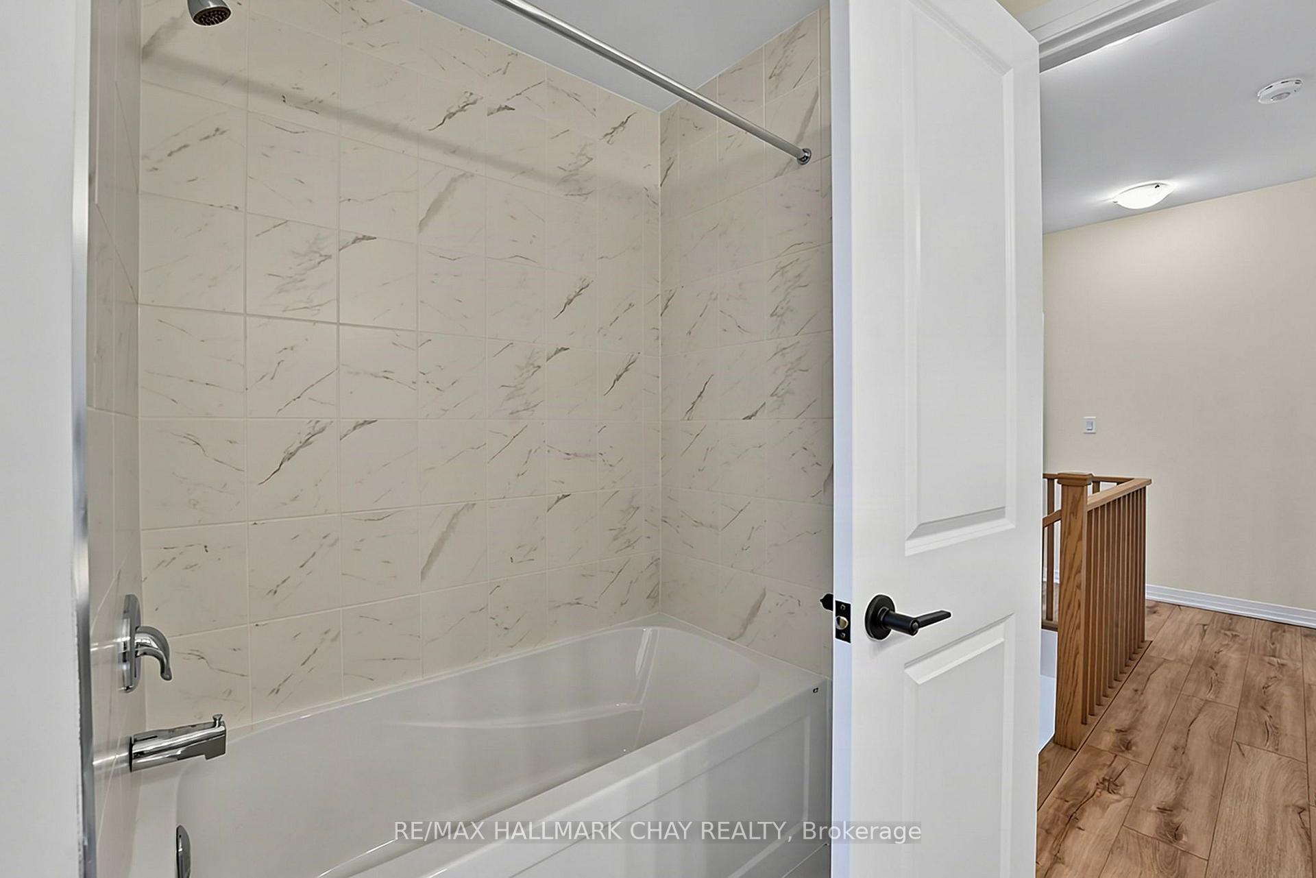 Photo 22 of 121 De La Roche Drive, Vaughan, Vellore Village — HOMEH