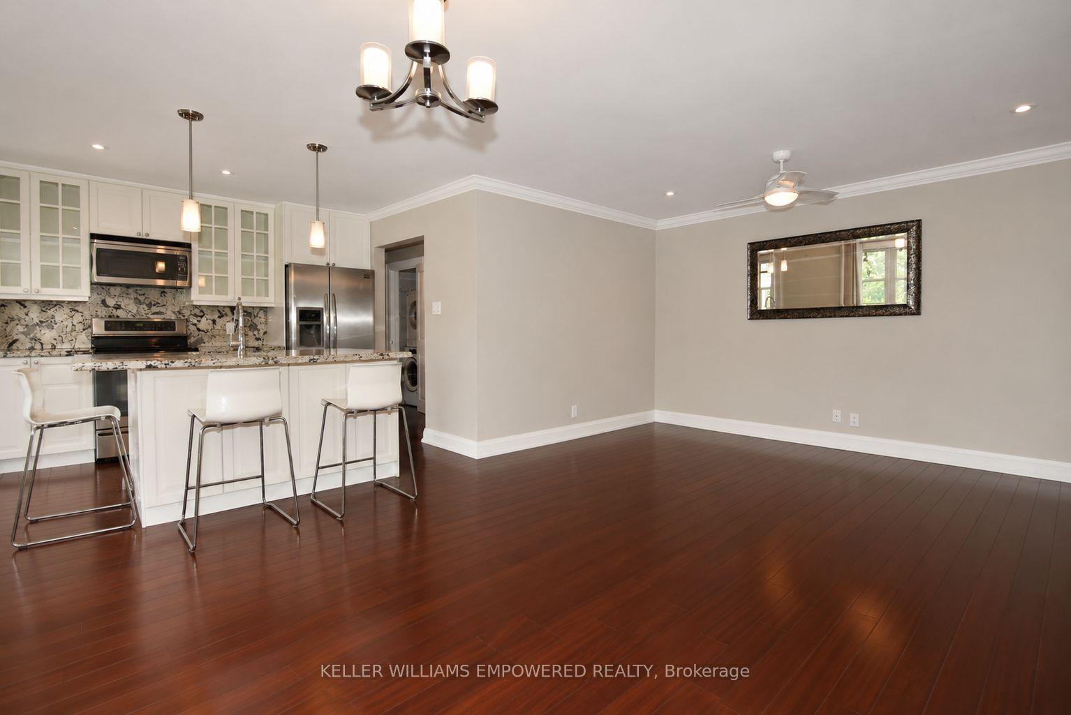 Photo 5 of Unit 2, 2665 Bloor Street W, Etobicoke, Kingsway South — HOMEH