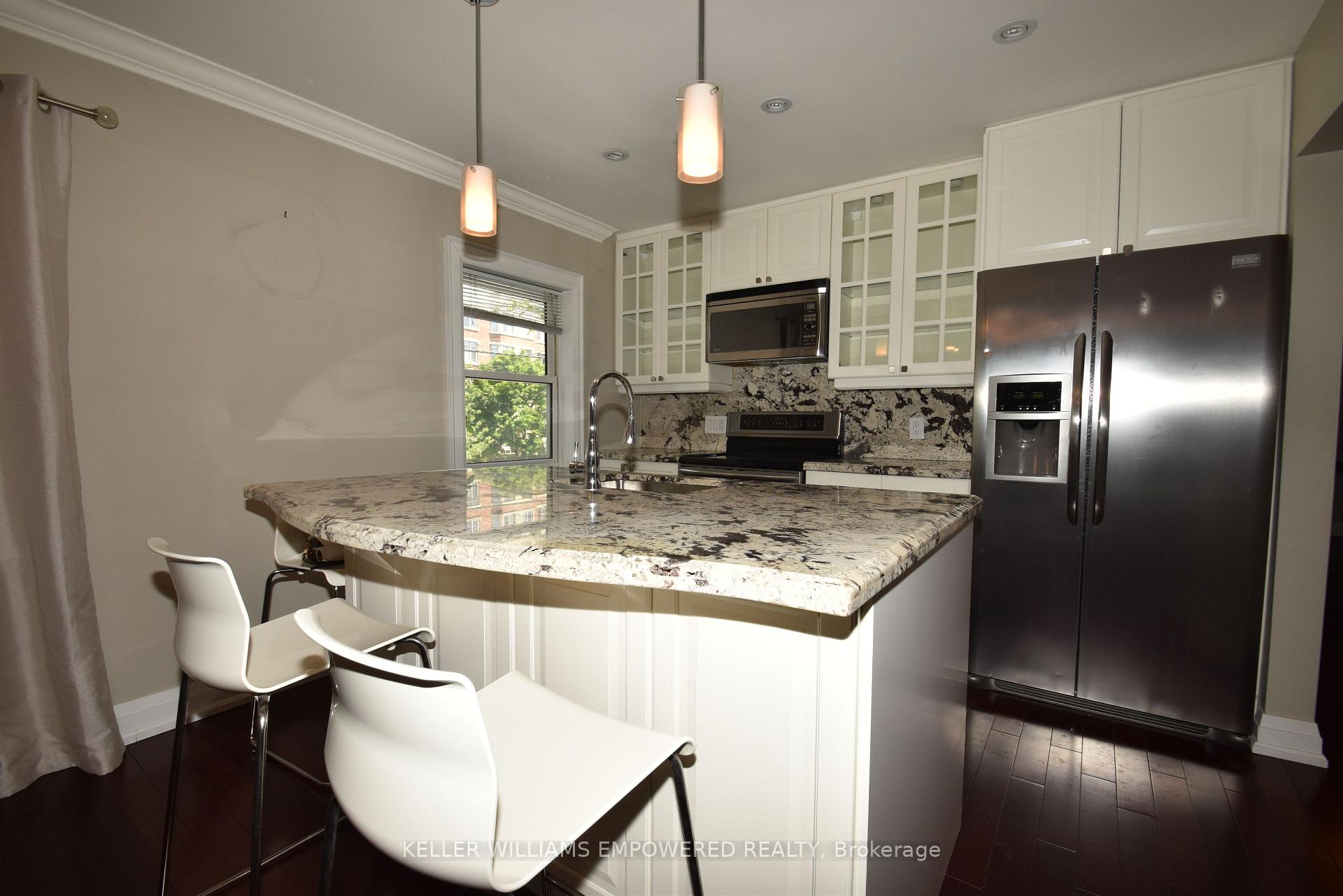 Photo 6 of Unit 2, 2665 Bloor Street W, Etobicoke, Kingsway South — HOMEH