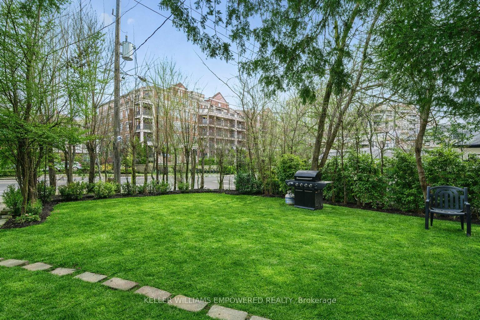 Photo 20 of Unit 2, 2665 Bloor Street W, Etobicoke, Kingsway South — HOMEH