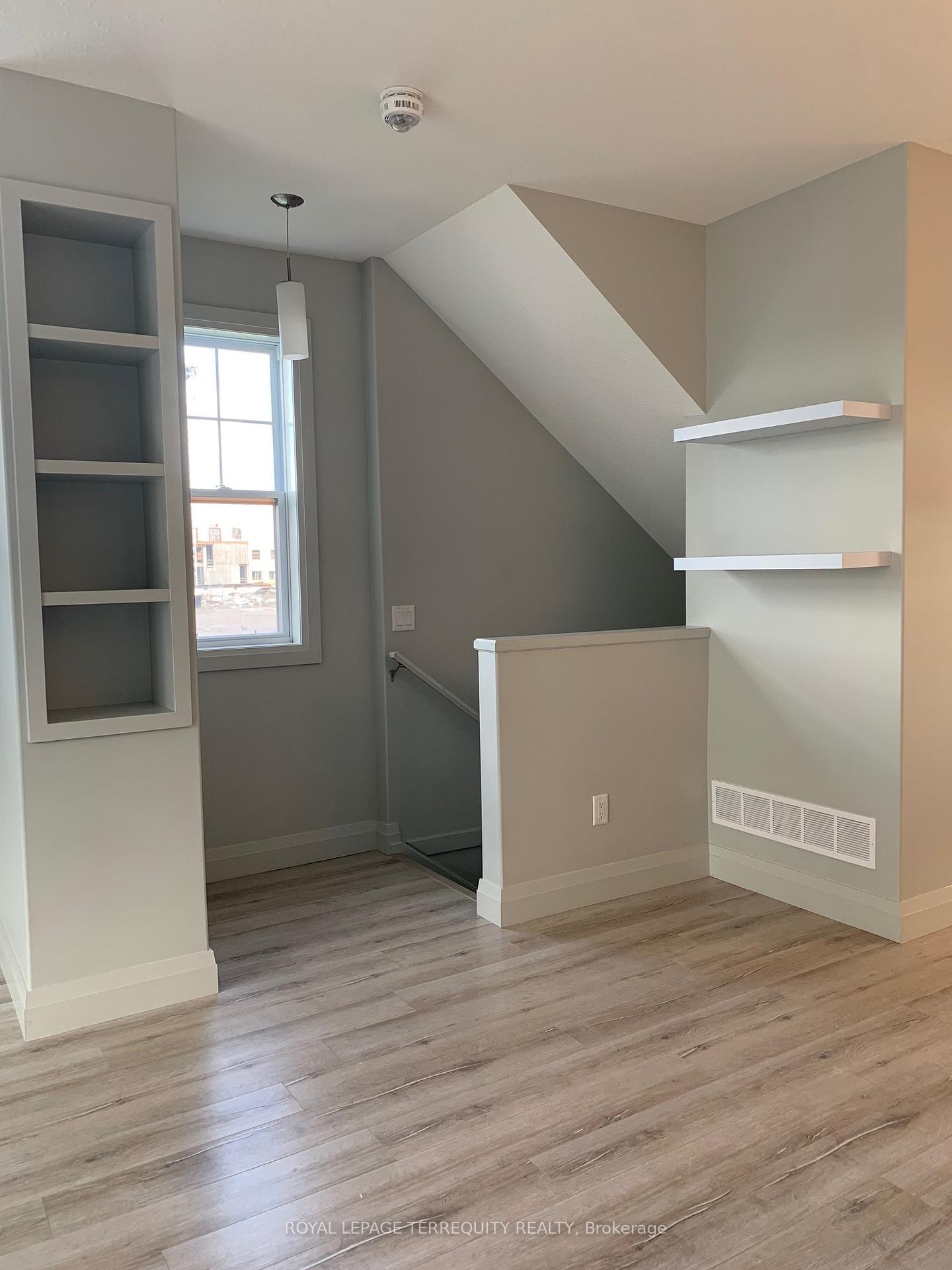 Photo 4 of Unit 2, 3025 Singleton Avenue, London, South W — HOMEH