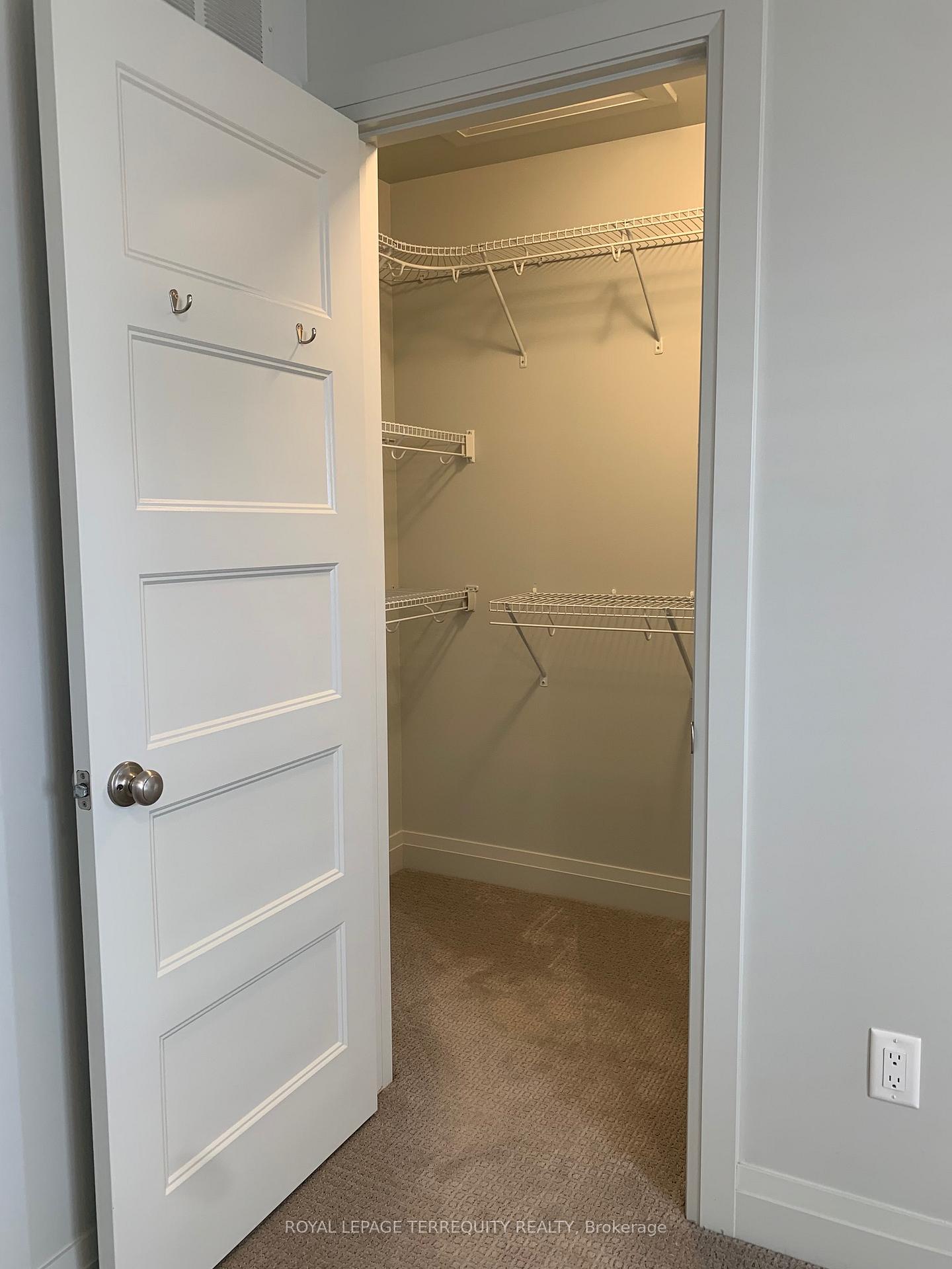Photo 16 of Unit 2, 3025 Singleton Avenue, London, South W — HOMEH