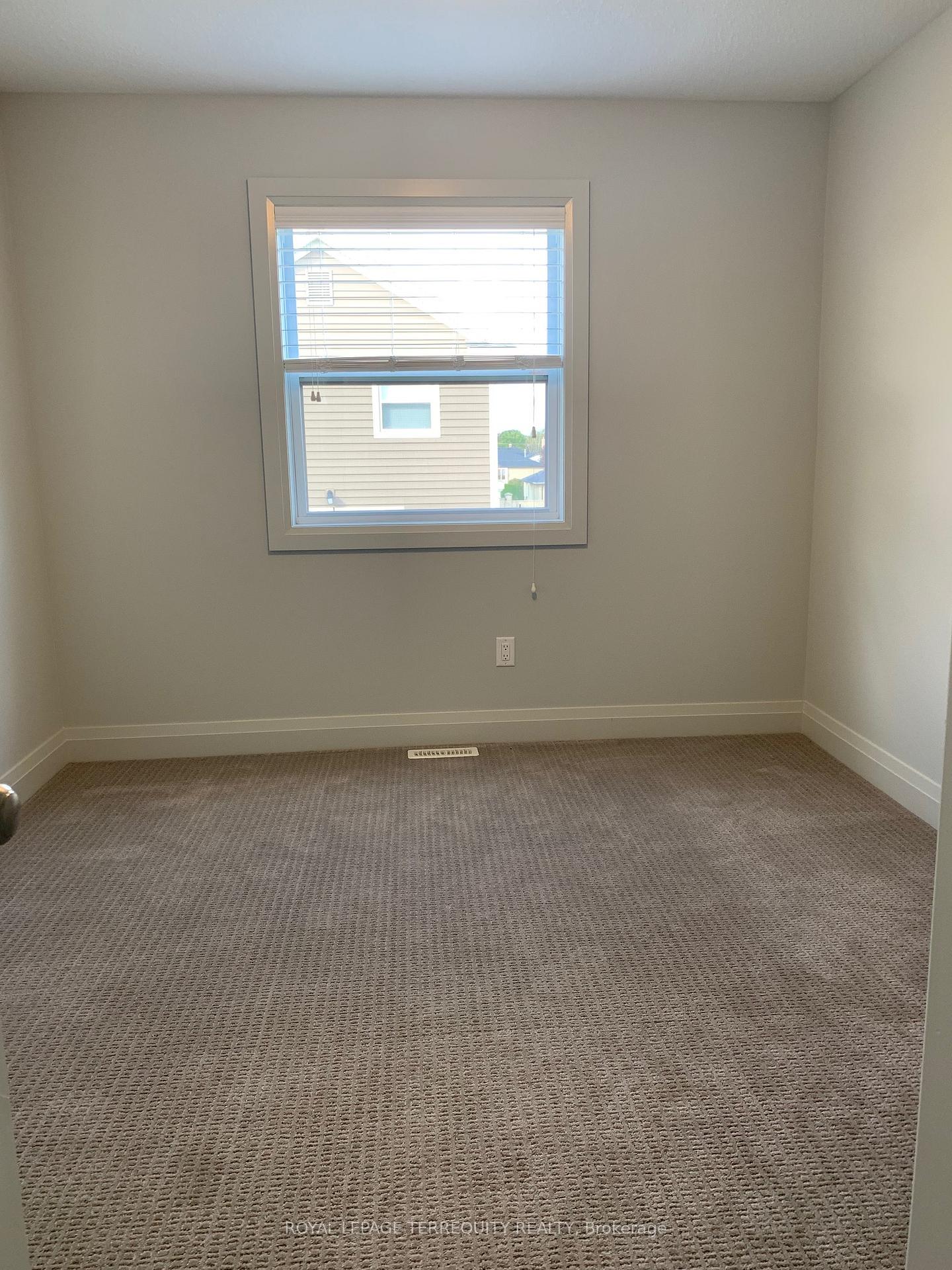 Photo 22 of Unit 2, 3025 Singleton Avenue, London, South W — HOMEH