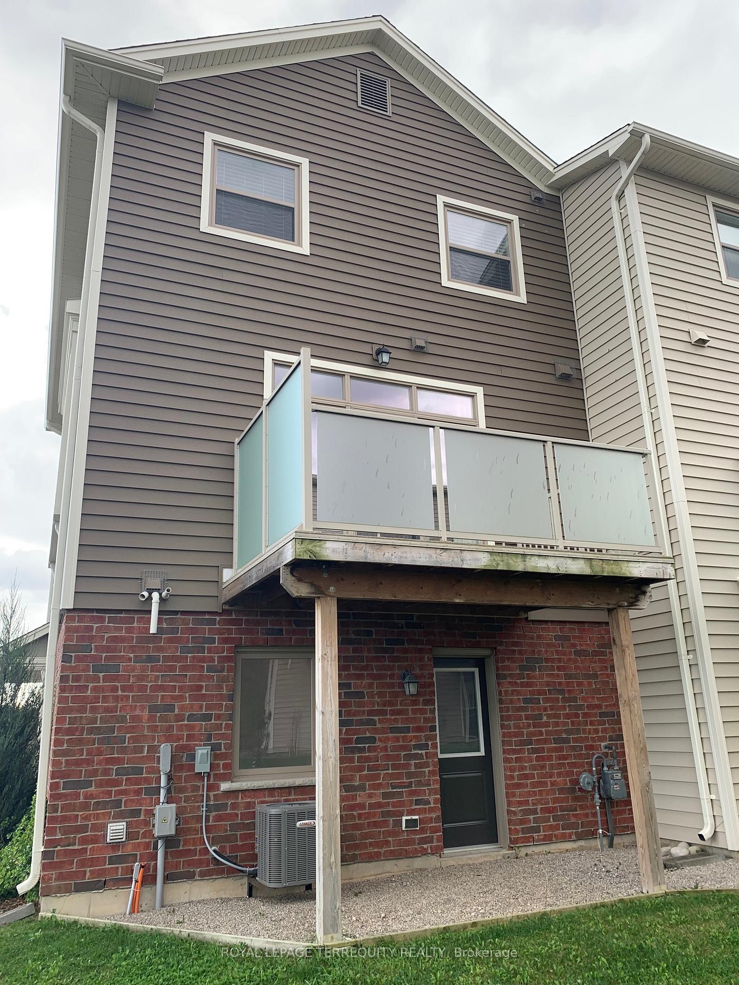 Photo 32 of Unit 2, 3025 Singleton Avenue, London, South W — HOMEH