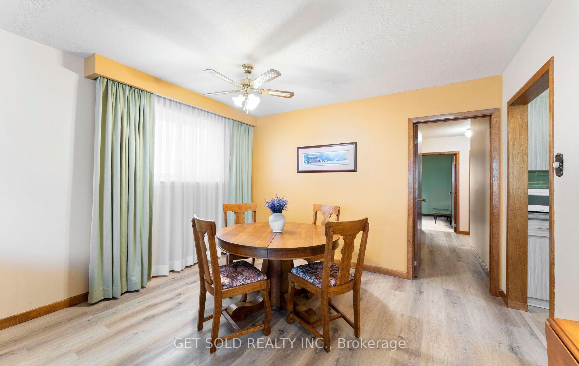 Photo 6 of 22 Almayo Crescent, Etobicoke, West Humber-Clairville — HOMEH
