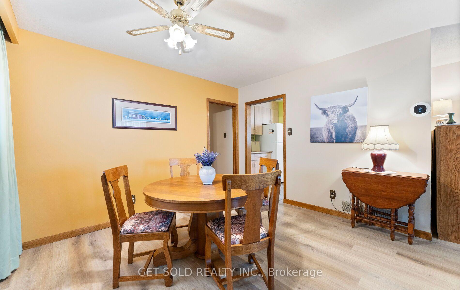 Photo 8 of 22 Almayo Crescent, Etobicoke, West Humber-Clairville — HOMEH