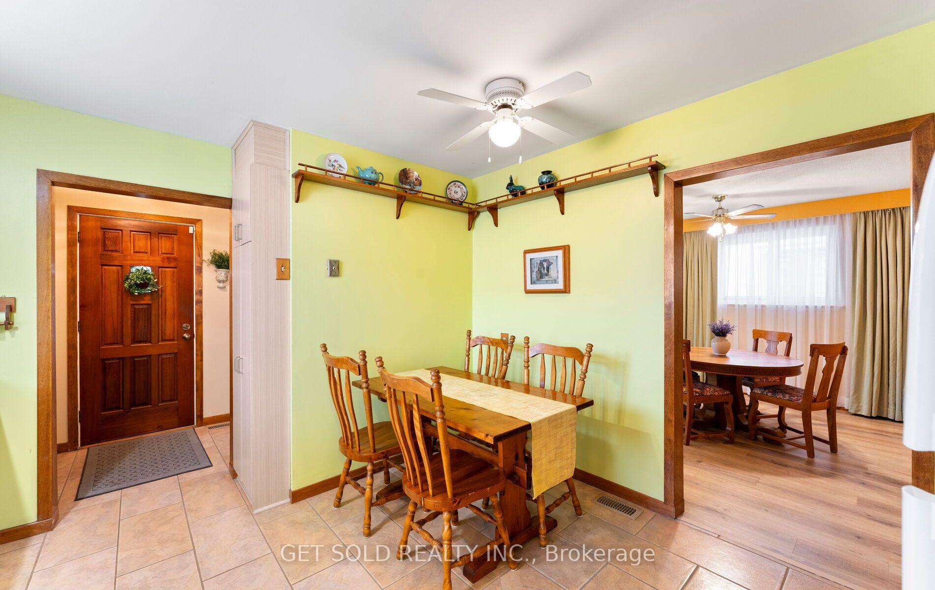 Photo 10 of 22 Almayo Crescent, Etobicoke, West Humber-Clairville — HOMEH