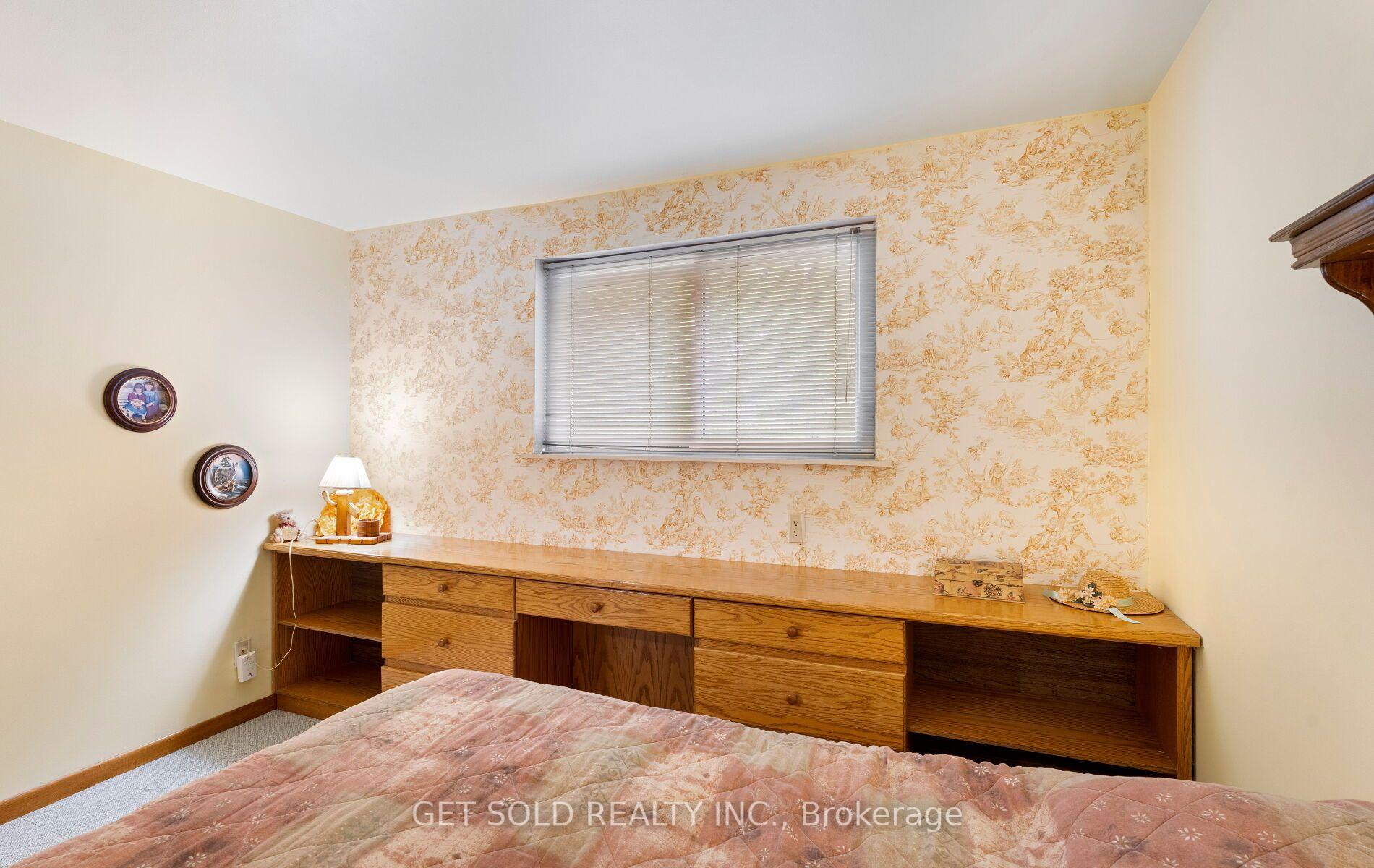 Photo 18 of 22 Almayo Crescent, Etobicoke, West Humber-Clairville — HOMEH